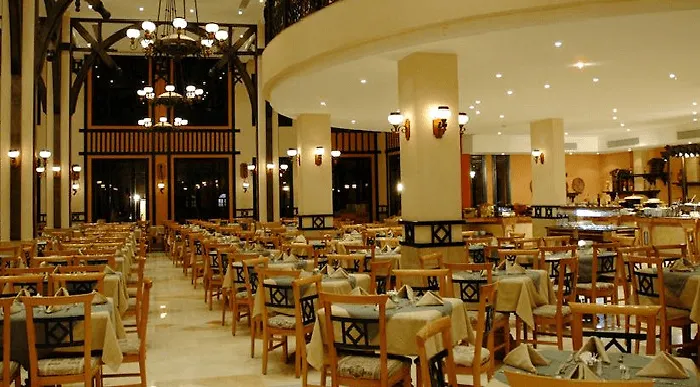 Szálloda Faraana Reef 3*