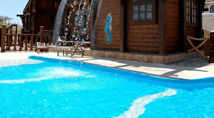 Szálloda Faraana Reef 3*